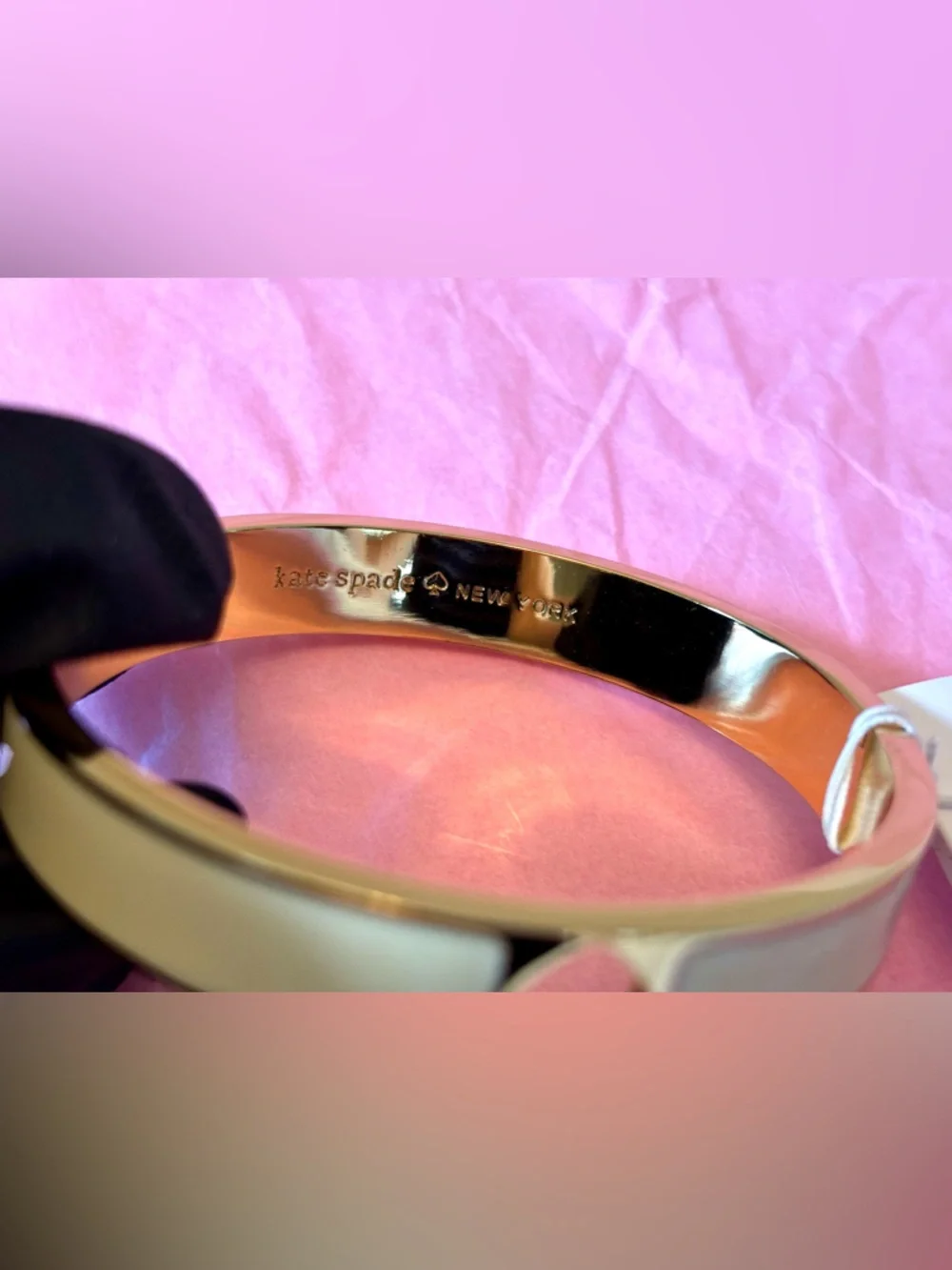 ❗️Sale❗️ ✨New✨Kate Spade✨Butter Cream Enamel Bangle with Gold spade accent - Picture 9 of 10